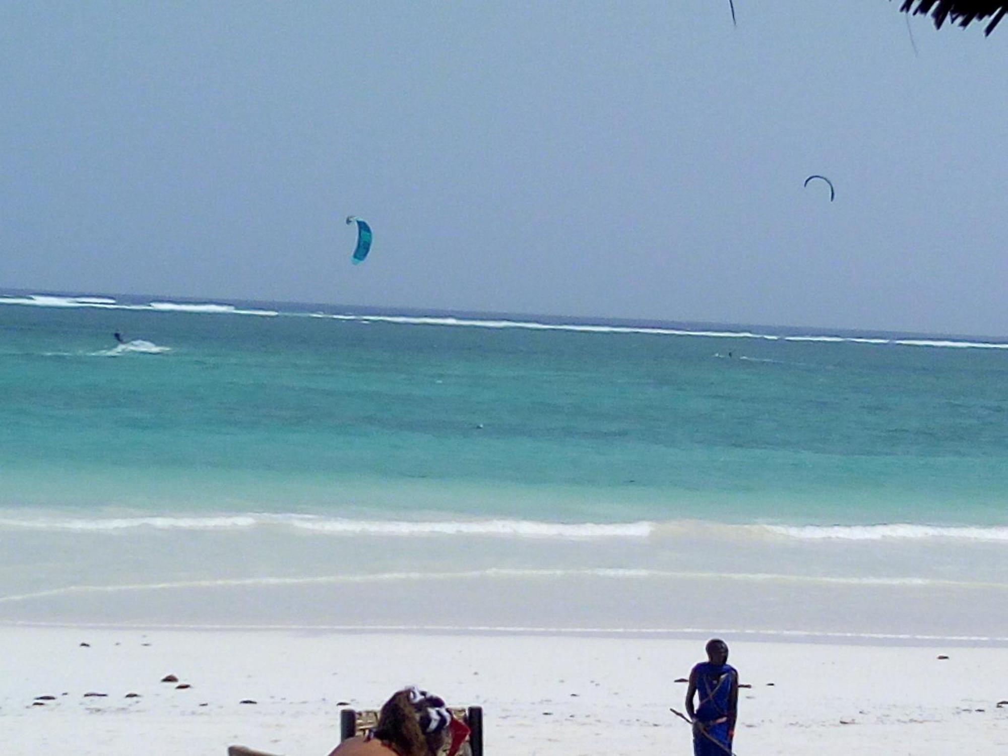 Aqua Resort Diani Beach Esterno foto