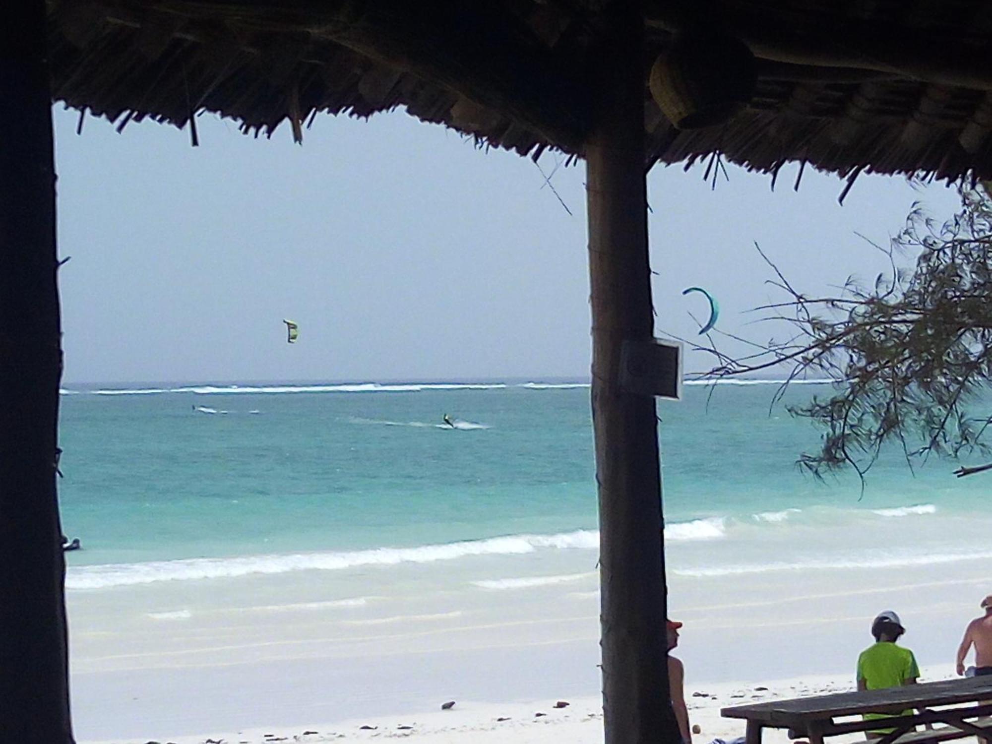 Aqua Resort Diani Beach Esterno foto